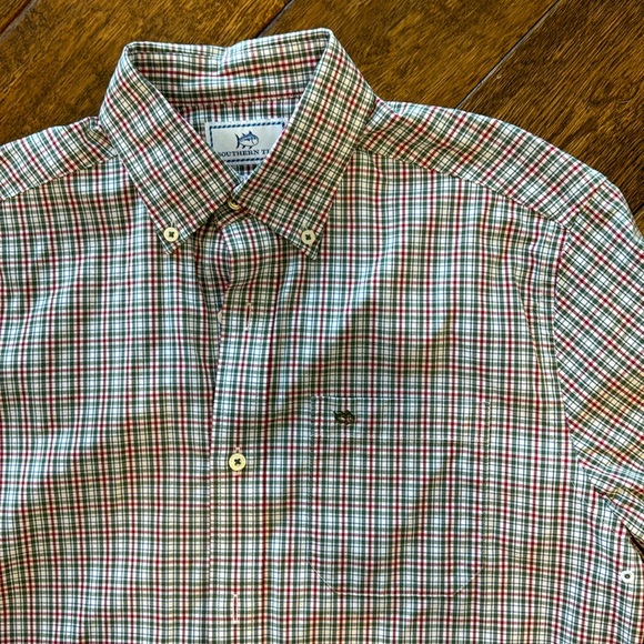 EUC Me s Southern Tide red army green navy plaid performance oxford S - Picture 2 of 3